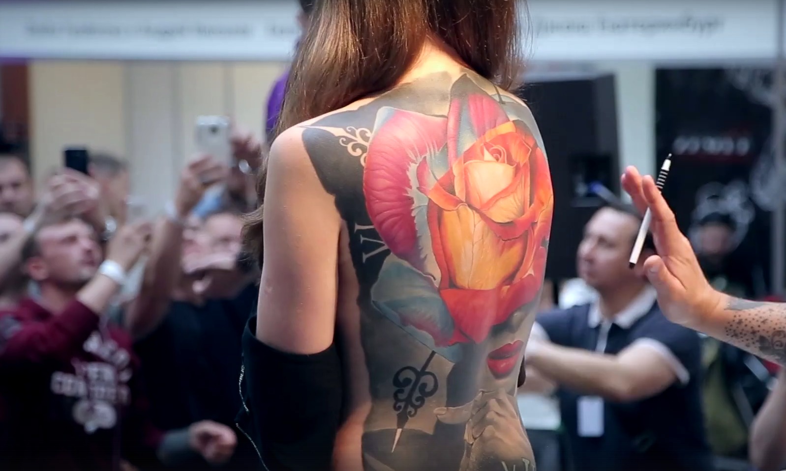 # 12. На Фестивале Тату. 100 брутальных парней и девчонок.